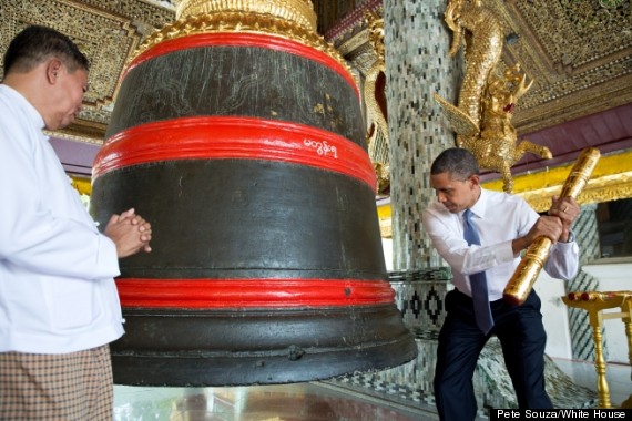 o-OBAMA-RINGS-BELL-570.jpg